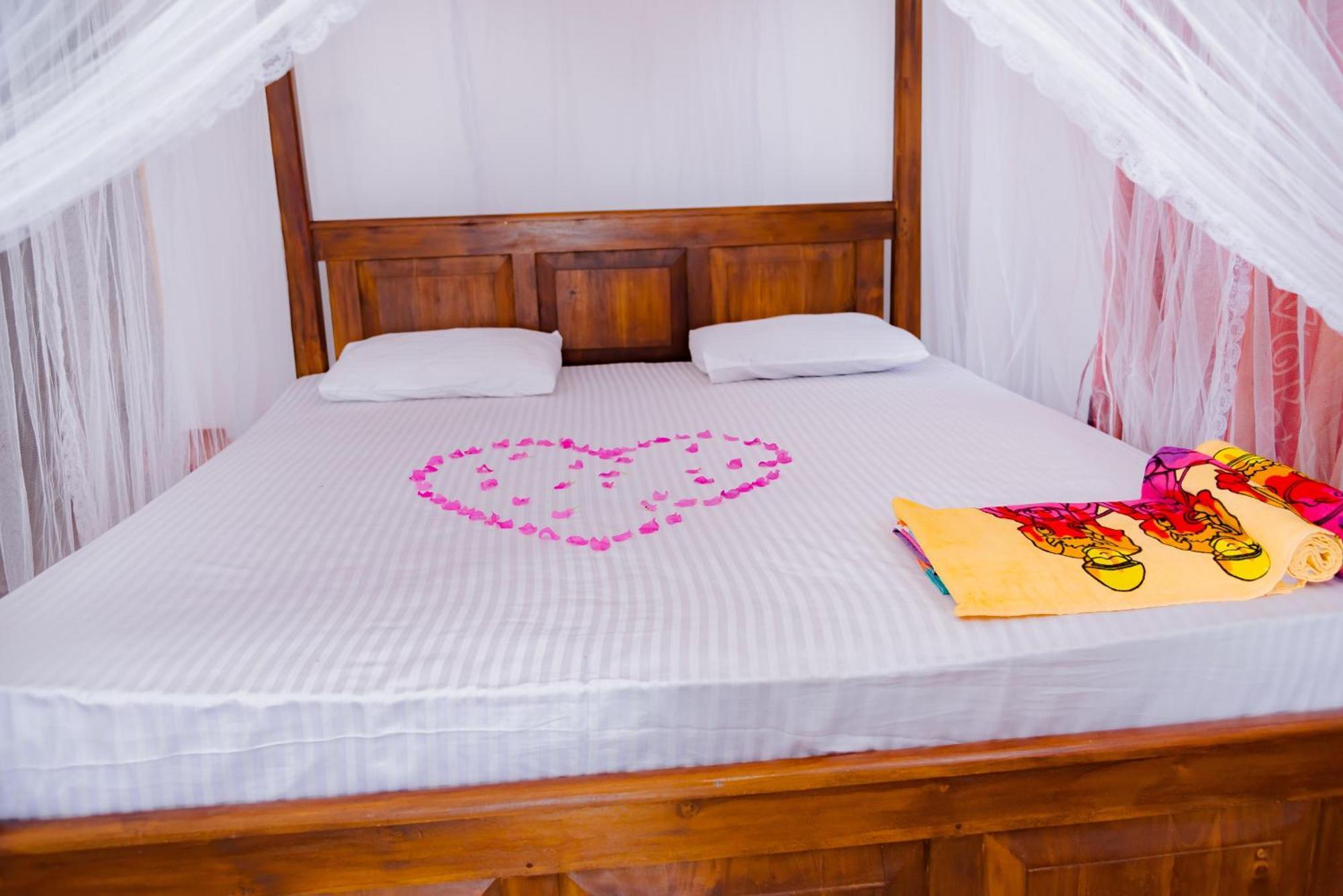 Golden Surfer Beach Hotel Tangalle Extérieur photo