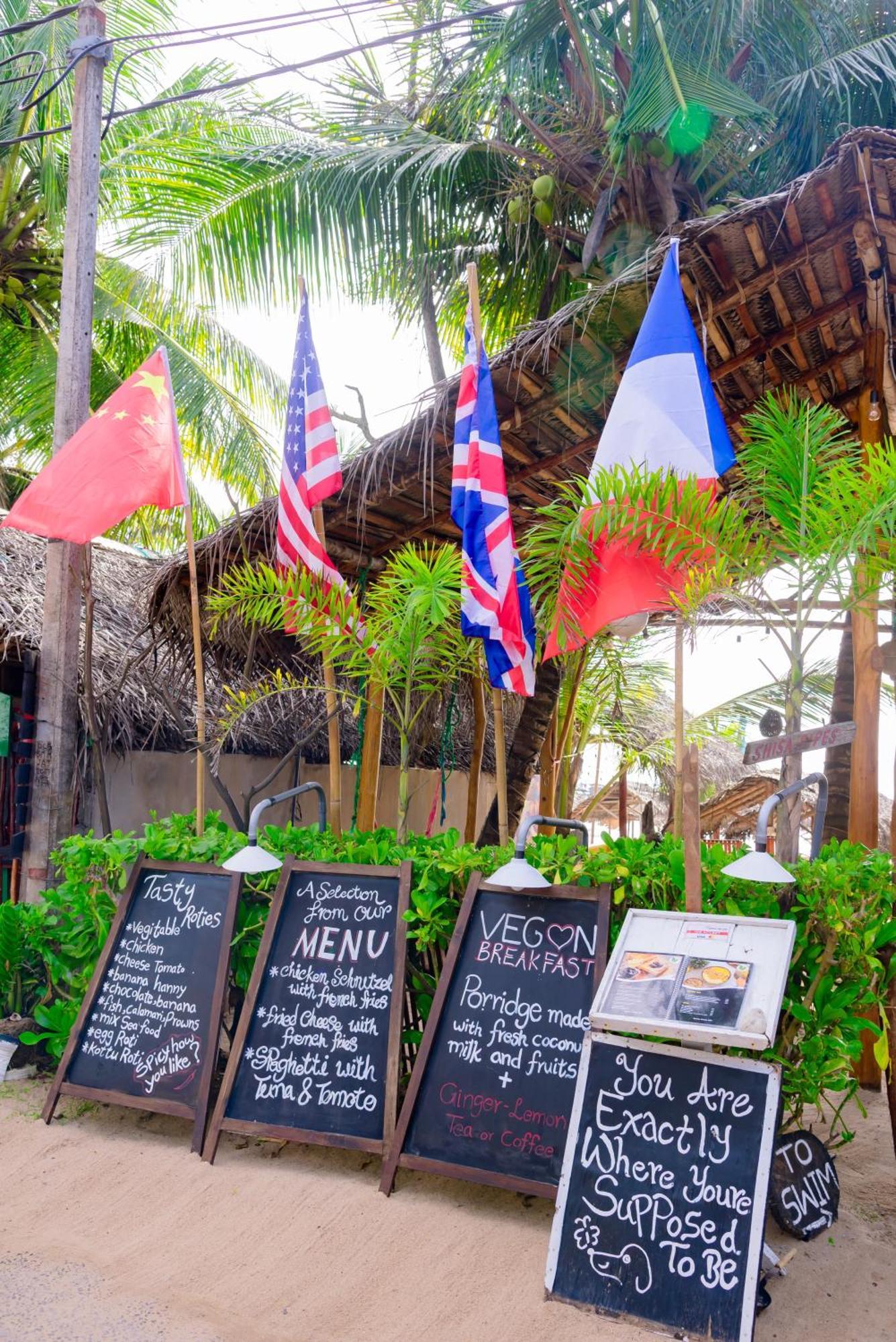 Golden Surfer Beach Hotel Tangalle Extérieur photo