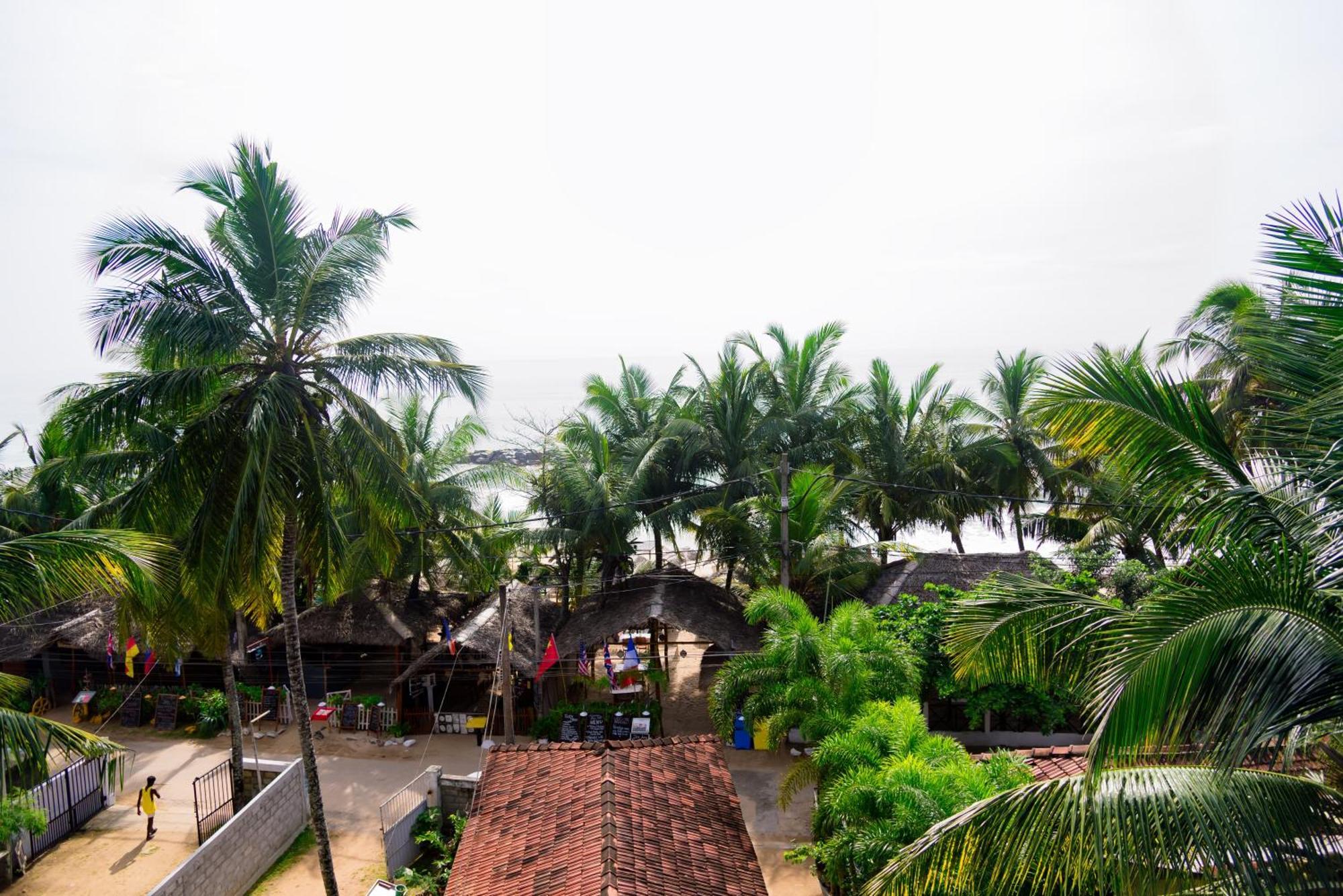 Golden Surfer Beach Hotel Tangalle Extérieur photo