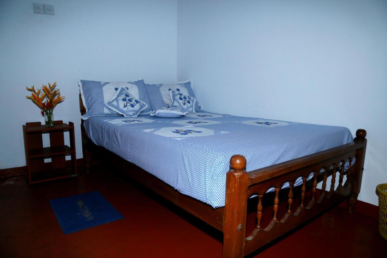 Golden Surfer Beach Hotel Tangalle Extérieur photo