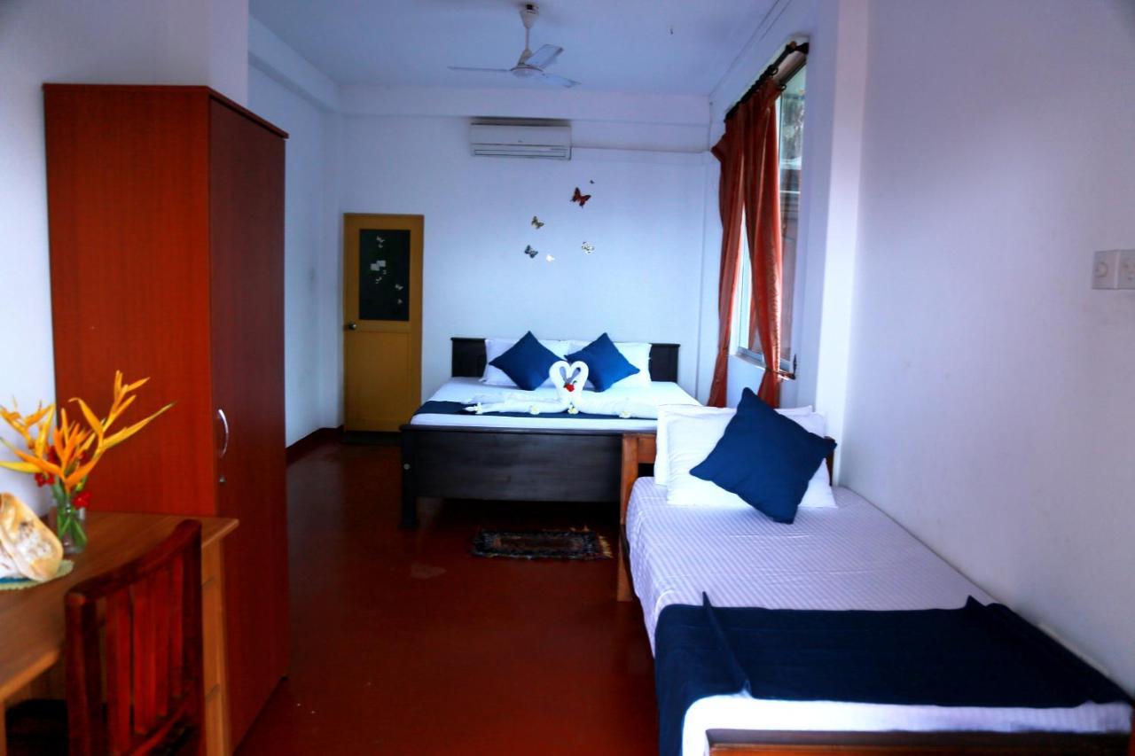 Golden Surfer Beach Hotel Tangalle Extérieur photo